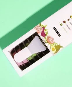 Groothandel ? AE Beauty - Kleimasker - Vegan - Modder Masker - Set Van 10 Stuks - Multi-Masking Mini Kit - Inbegrepen Applicator -Dode Zee - Avocado - Groene Thee - Aubergine - Rozen - Alle Huidtypen - Acne - Anti-aging - Blackheads ? 21 Groothandel ? AE Beauty - Kleimasker - Vegan - Modder Masker - Set Van 10 Stuks - Multi-Masking Mini Kit - Inbegrepen Applicator -Dode Zee - Avocado - Groene Thee - Aubergine - Rozen - Alle Huidtypen - Acne - Anti-aging - Blackheads ? -Tom Ford Shop 550x550 421